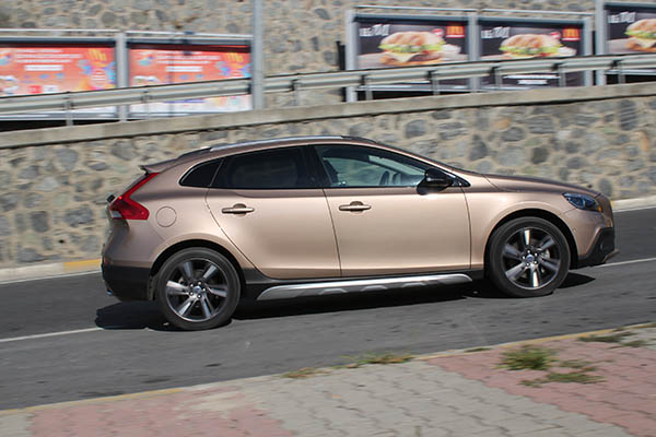VolvoV40_CerenGuc_1