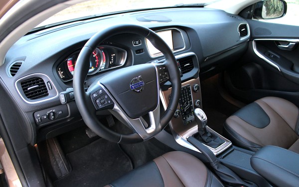 VOLVO V40 CROSS COUNTRY