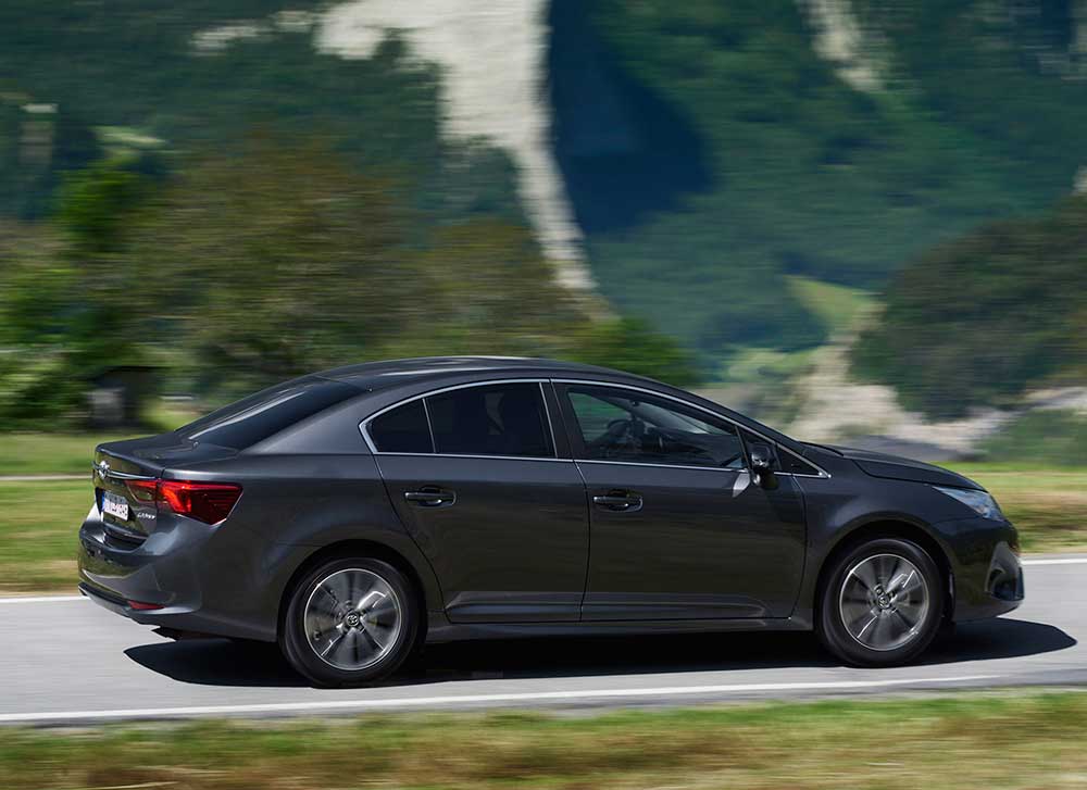 TOYOTA AVENSIS